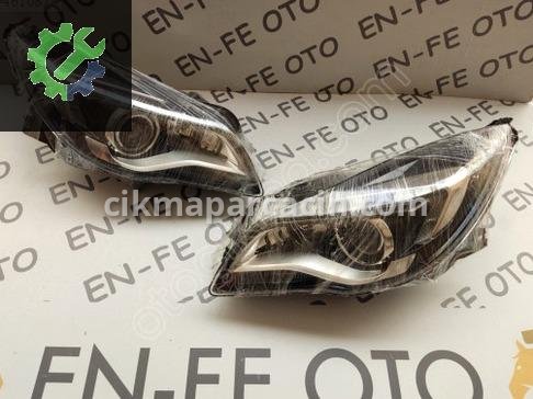 Opel Insignia Sağ Ön Far çıkma parça