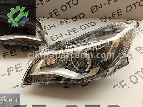 Opel Insignia Sağ Ön Far çıkma parça