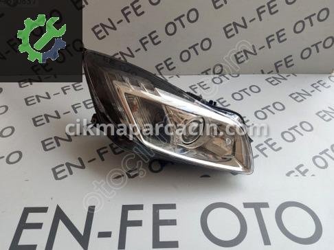Opel Insignia Sağ Ön Far çıkma parça