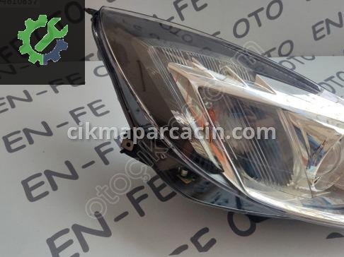 Opel Insignia Sağ Ön Far çıkma parça