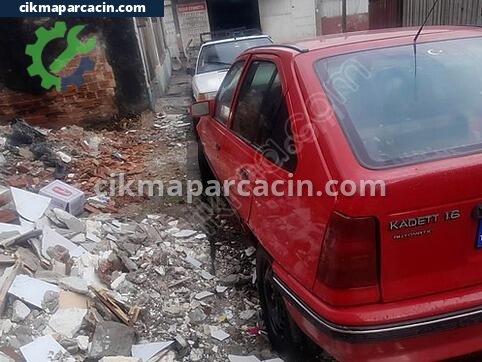 Opel Kadett Bagaj Kapağı çıkma parça