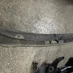 Opel omega a ön cam ızgarası