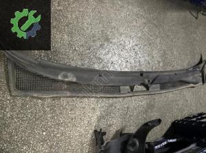 Opel omega a ön cam ızgarası