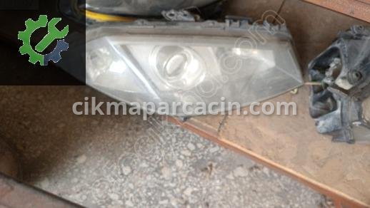 Renault Megane Sağ Ön Far çıkma parça
