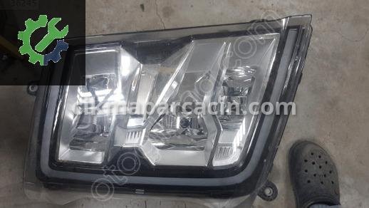 Ford Focus Sağ Ön Far çıkma parça