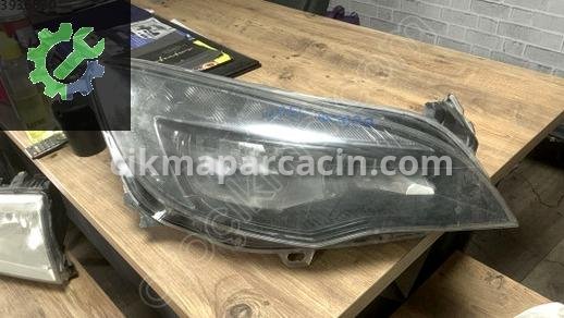 Opel Astra Sağ Ön Far çıkma parça