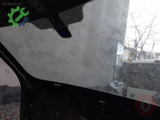 Land Rover Range Rover Ön Cam çıkma parça
