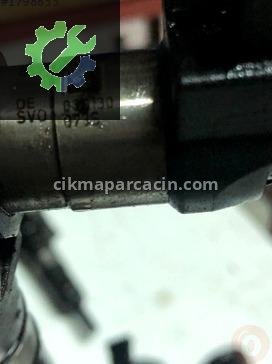 Volkswagen Passat Enjektör 03G130073S çıkma parça