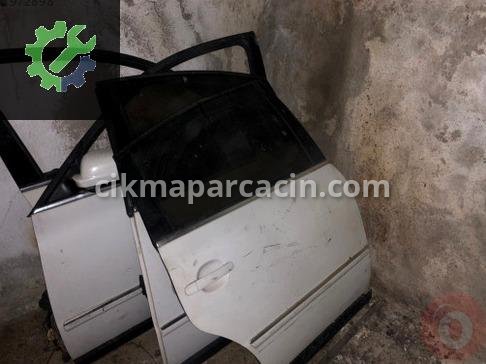 Volkswagen Passat Sağ Ön Kapı çıkma parça