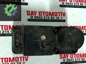 Passat B4 merkezi kilit pompası 3A0962257