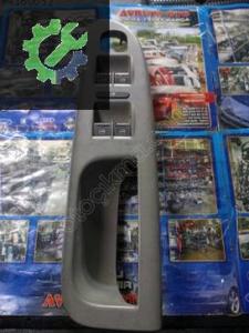 Passat B6 kasa sol dörtlü cam düğmeleri ve takıldığı Plastik