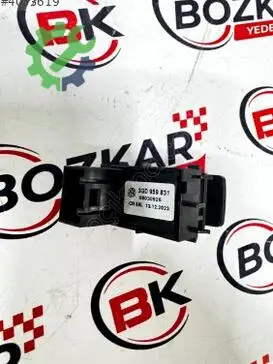 Volkswagen Passat Bagaj Açma Düğmesi 3GD959831 çıkma parça