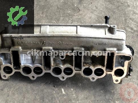Volkswagen Passat Emme Manifoldu 03G129713H çıkma parça