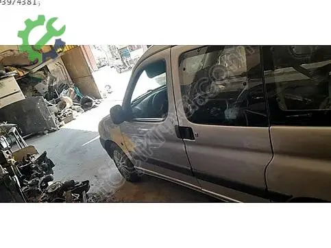 Peugeot Partner Kapı çıkma parça