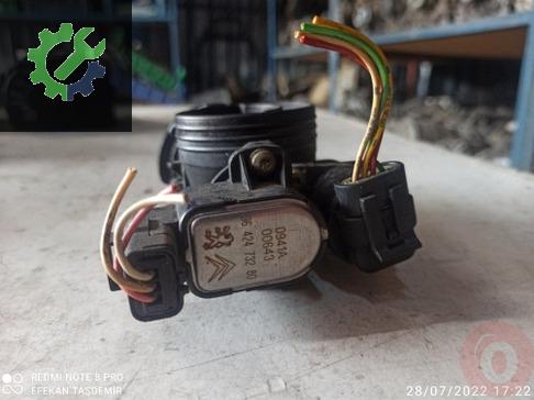 Peugeot 206 Gaz Kelebeği 0012037A4 çıkma parça