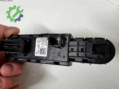 Peugeot 208 Cam Düğmesi 96788264ZD çıkma parça