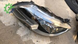 Peugeot 301 2018 Çıkma Sol Far
