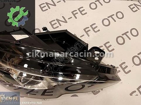 Peugeot 308 Sağ Ön Far çıkma parça