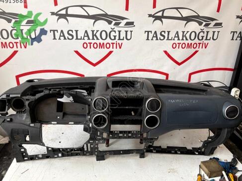 Peugeot Partner Torpido çıkma parça