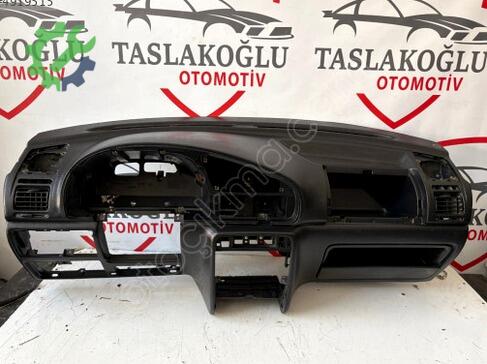 Peugeot Partner Torpido çıkma parça