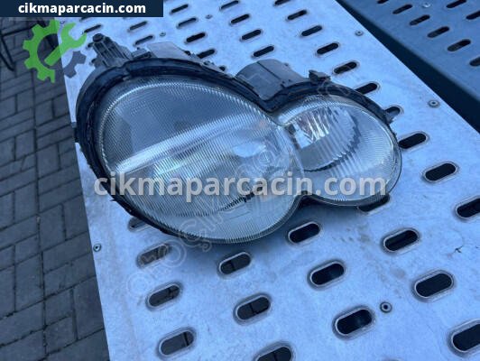 Mercedes-Benz C200 Far çıkma parça
