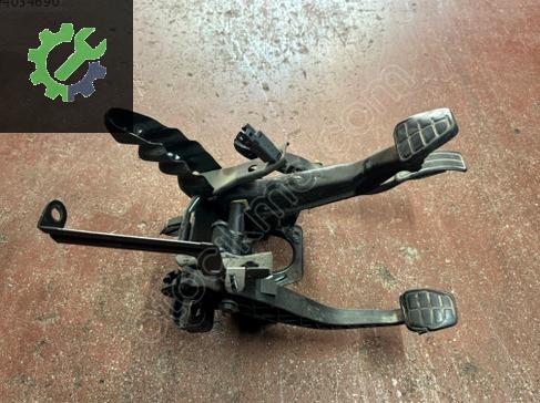 POLO HB ÇIKMA MANUEL PEDAL TAKIMI GAZ DEBRİYAJ FREN PEDALI