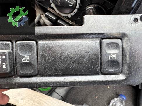 Volkswagen Polo Cam Düğmesi çıkma parça