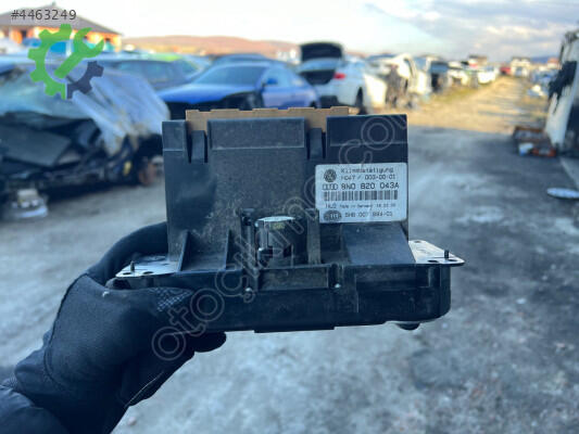Audi TT Klima Kontrol Paneli 8N0820043A çıkma parça