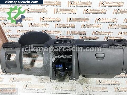 Renault Clio Torpido çıkma parça