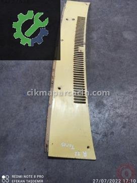 Renault R12 Cam Önü Izgarası çıkma parça