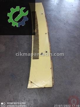 Renault R12 Cam Önü Izgarası çıkma parça