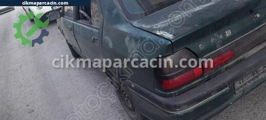 Renault R19 Arka Çamurluk çıkma parça