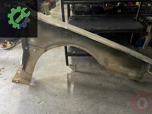 Renault R21 Çamurluk çıkma parça