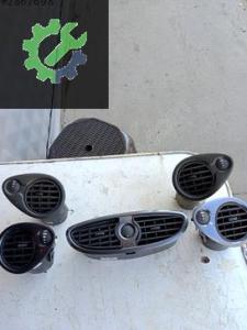 Renault Clio 3 2006 2012 model sol sağ orta havalandırma difüzörl