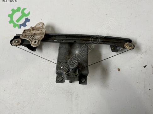 Renault Clio Sağ Arka Kapı 827003722R çıkma parça