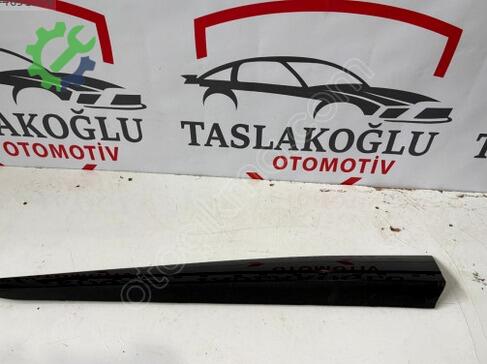 Renault Clio Kapı Çıtası 808777693R çıkma parça