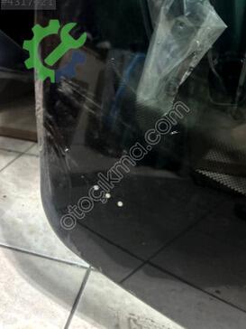 Renault Clio Ön Cam çıkma parça