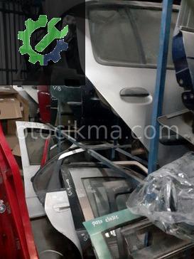 Renault Clio Sağ Arka Kapı çıkma parça