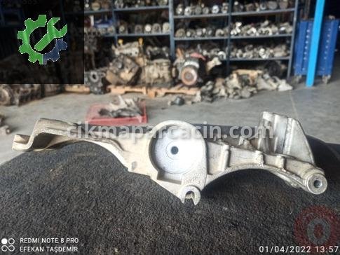 Renault Clio Bağlantı Braketi çıkma parça
