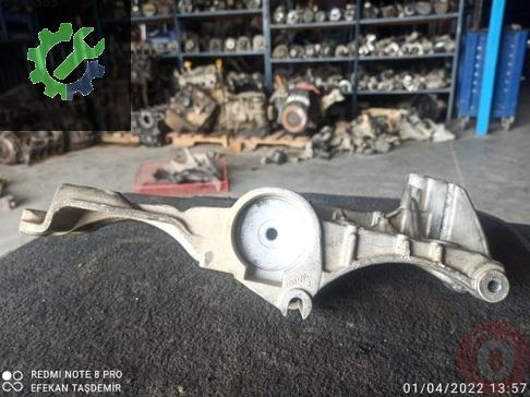 Renault Clio Klima Kompresörü 8200 çıkma parça