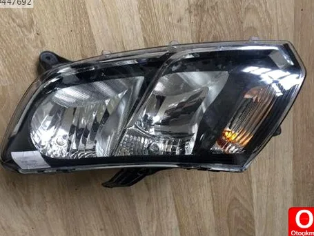 Renault Clio Sağ Ön Far çıkma parça