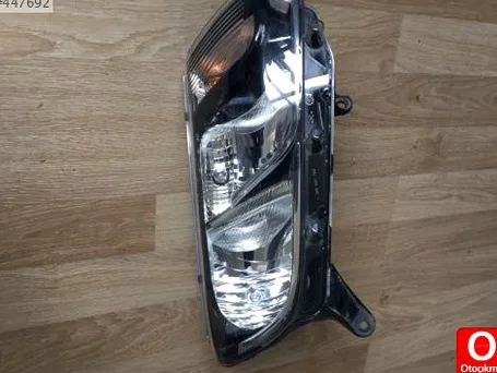 Renault Clio Sağ Ön Far çıkma parça