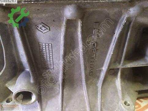 Renault Megane 320107904R çıkma parça