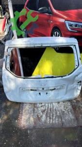 Renault Duster 2016 Çıkma Bagaj Kapağı