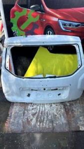 Renault Duster 2015 Çıkma Bagaj Kapağı