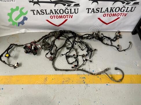 Renault Express Motor Tesisatı 240118389S çıkma parça