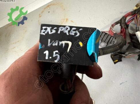 Renault Express Motor Tesisatı 240118389S çıkma parça