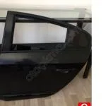 RENAULT FLUENCE SAĞ ARKA KAPI DOLU ORJİNAL