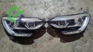 Renault Megane Çıkma Far Sağ