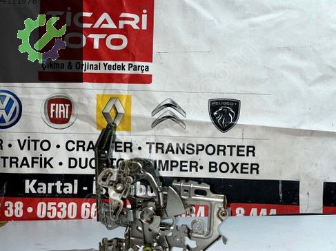 Renault Master 3 Sağ Ön Kapı Çıkma Orjinal Merkezi Kilit